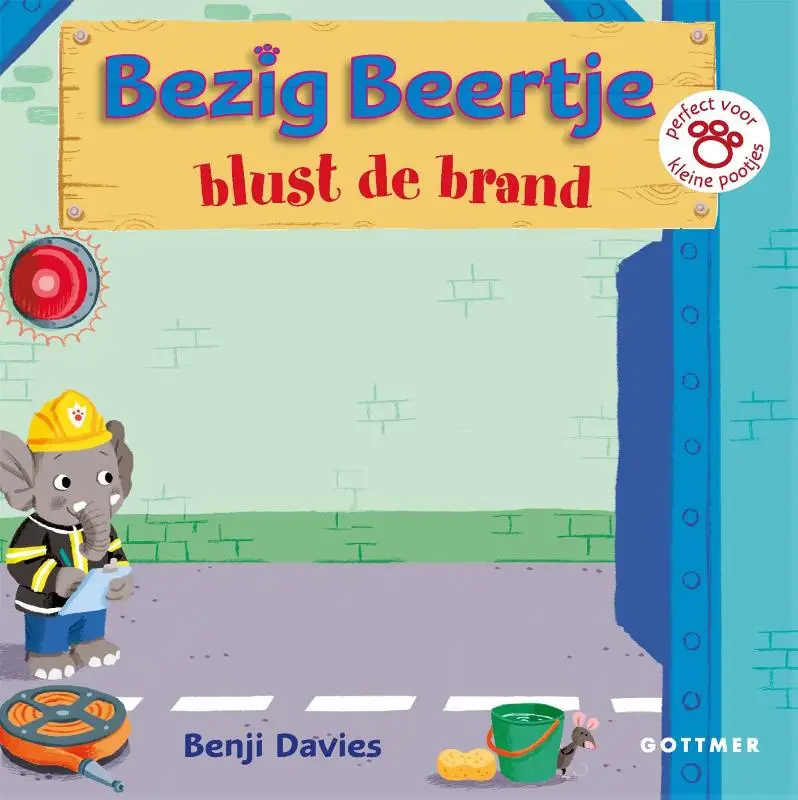 Bezig beertje blust de brand