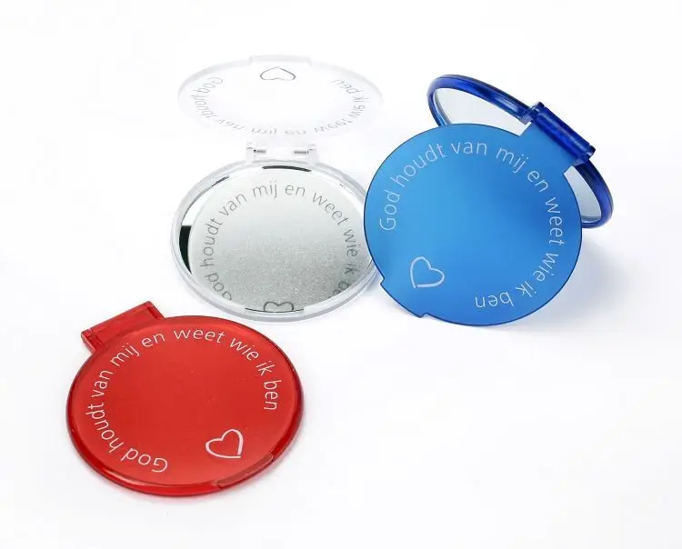 Zakspiegel God houdt van mij en weet wie